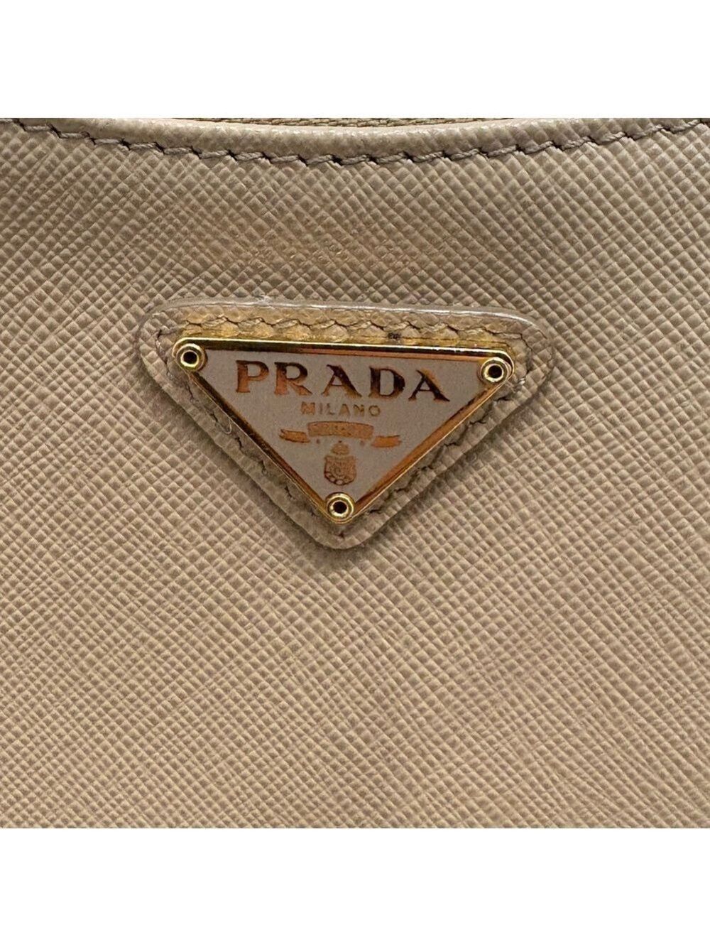 Prada Saffiano Re edition 2005 - Picture 4 of 16